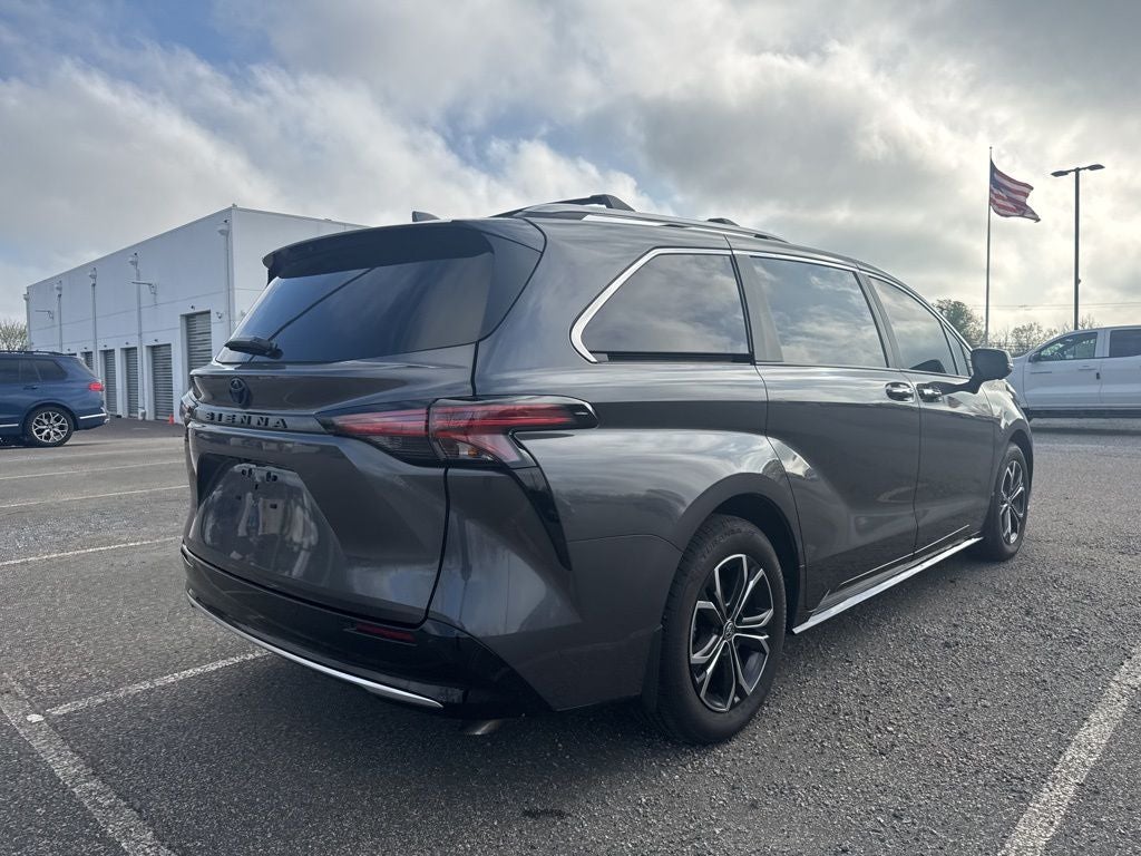 2025 Toyota Sienna Platinum 7 Passenger