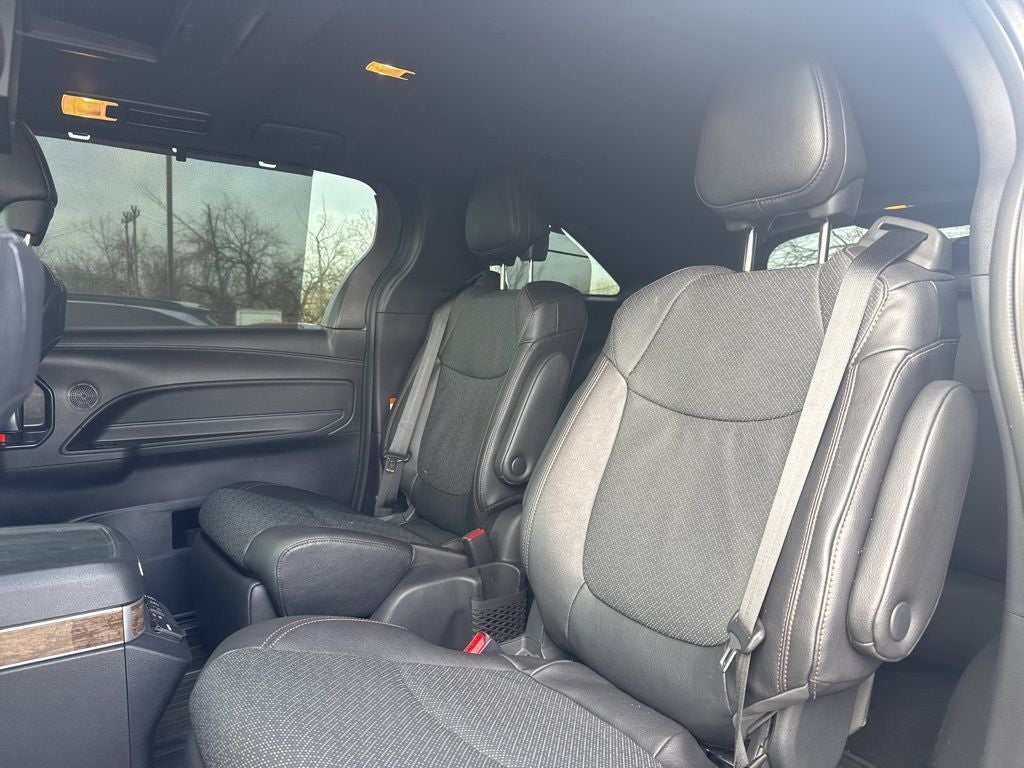 2025 Toyota Sienna Platinum 7 Passenger