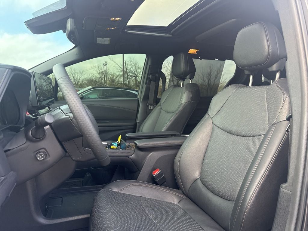 2025 Toyota Sienna Platinum 7 Passenger