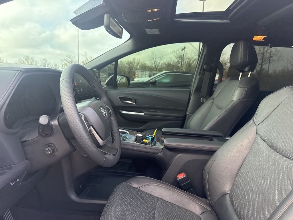 2025 Toyota Sienna Platinum 7 Passenger