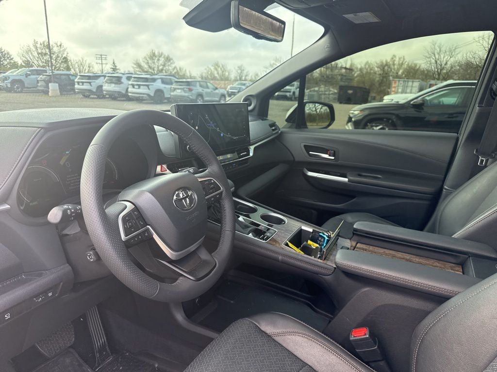 2025 Toyota Sienna Platinum 7 Passenger