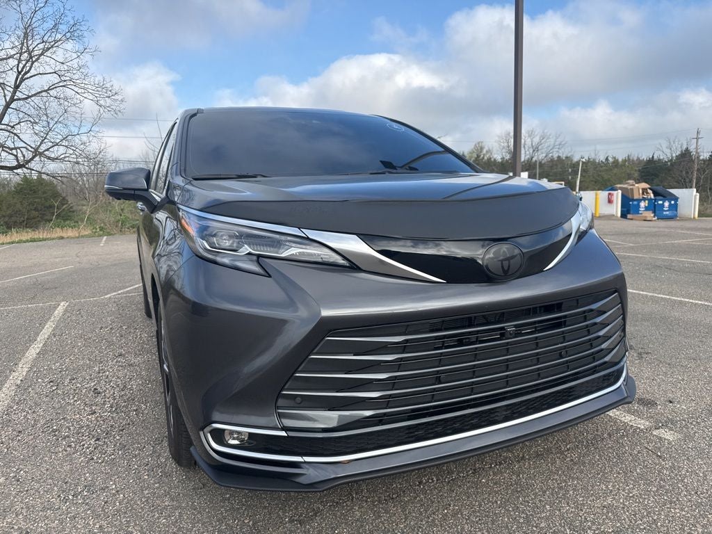 2025 Toyota Sienna Platinum 7 Passenger