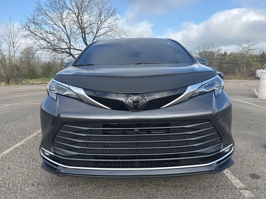 2025 Toyota Sienna Platinum 7 Passenger