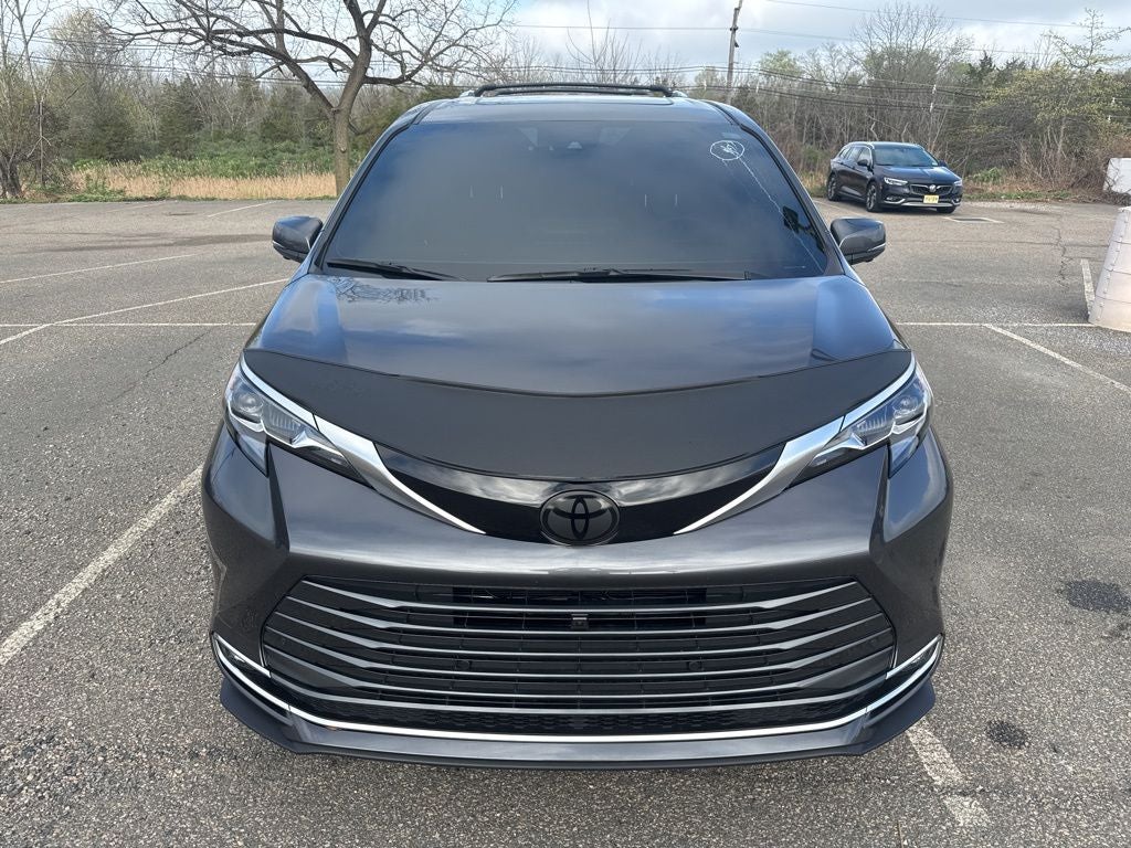 2025 Toyota Sienna Platinum 7 Passenger