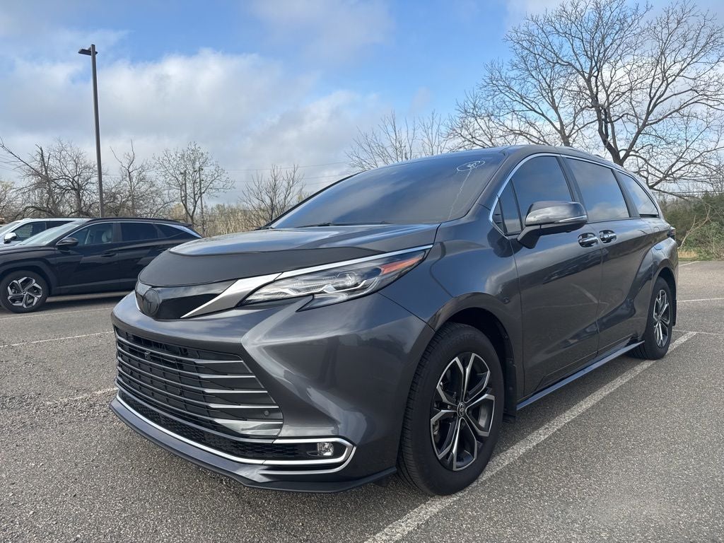 2025 Toyota Sienna Platinum 7 Passenger