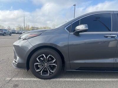 2025 Toyota Sienna Platinum 7 Passenger