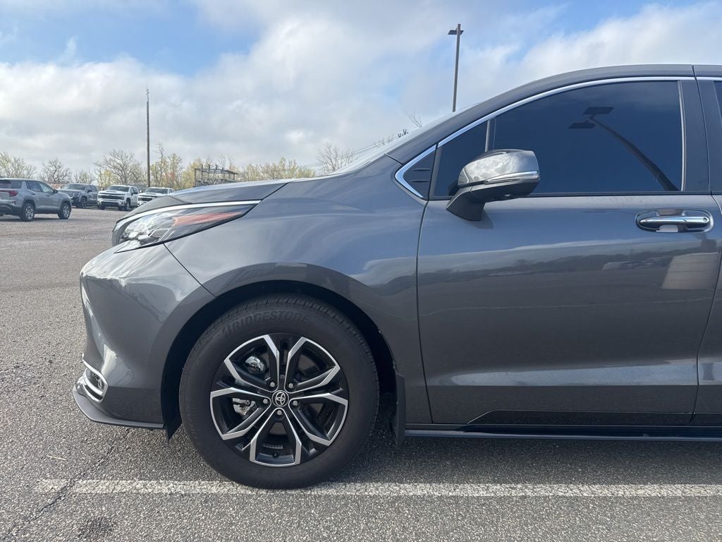 2025 Toyota Sienna Platinum 7 Passenger