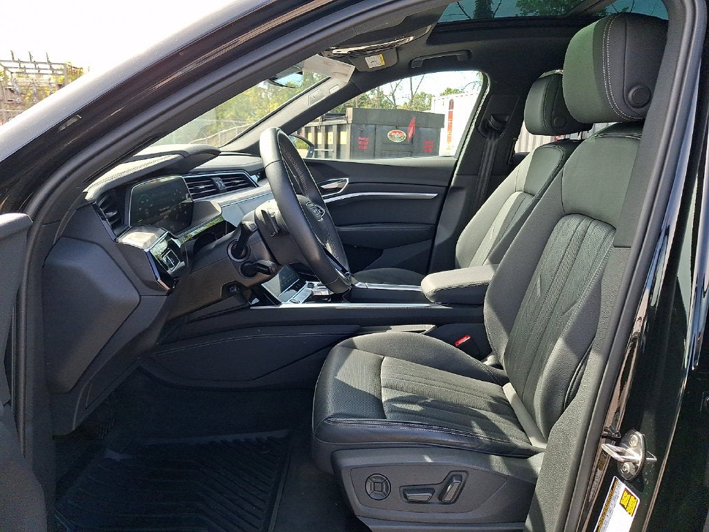 2024 Audi Q8 Sportback e-tron Premium Plus S line quattro