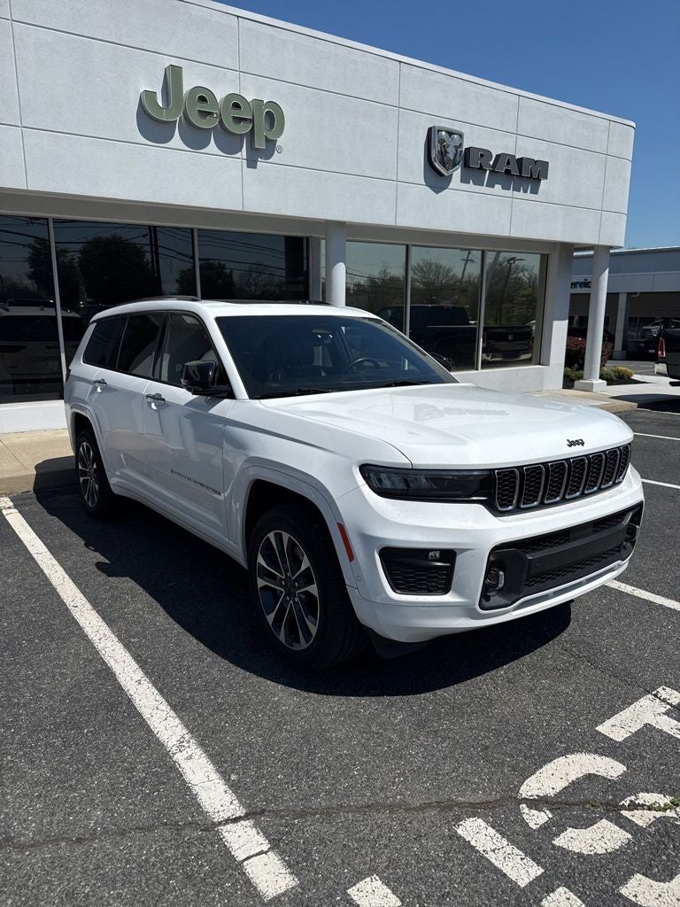 2022 Jeep Grand Cherokee L Overland 4x4's photo
