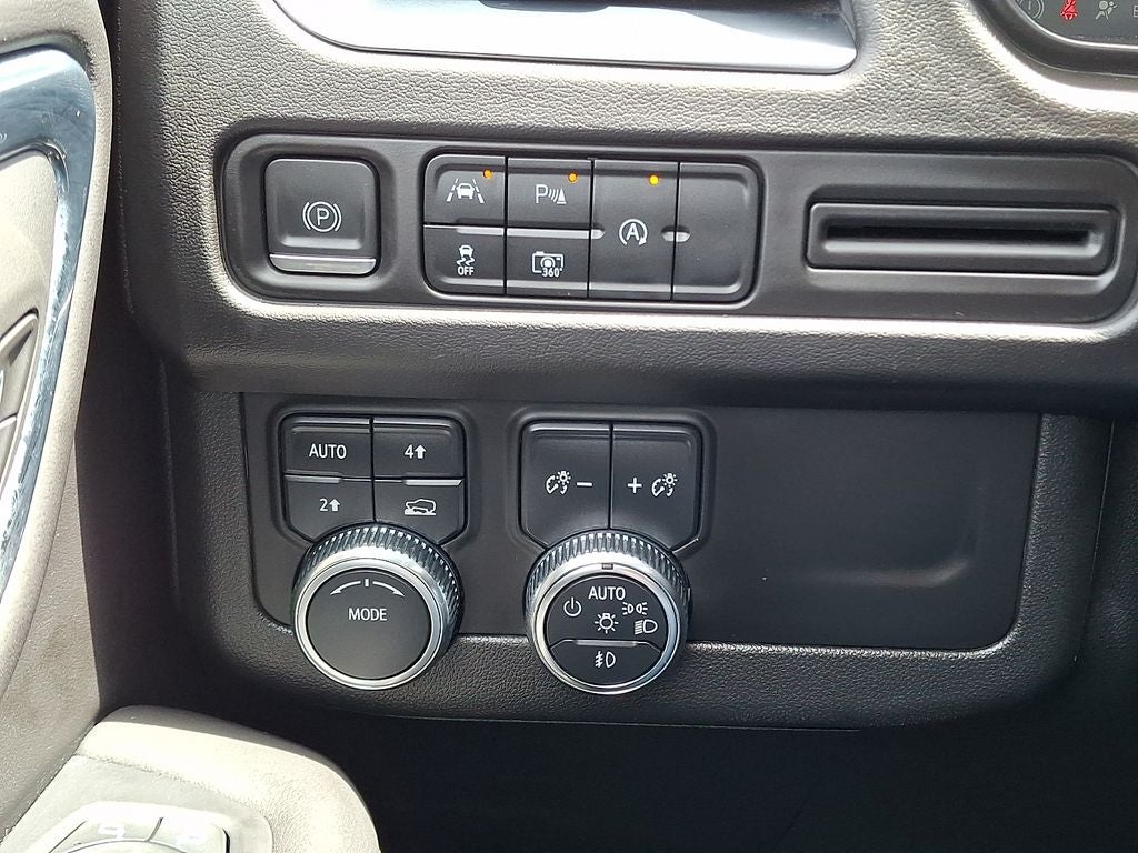 2023 GMC Yukon XL SLT