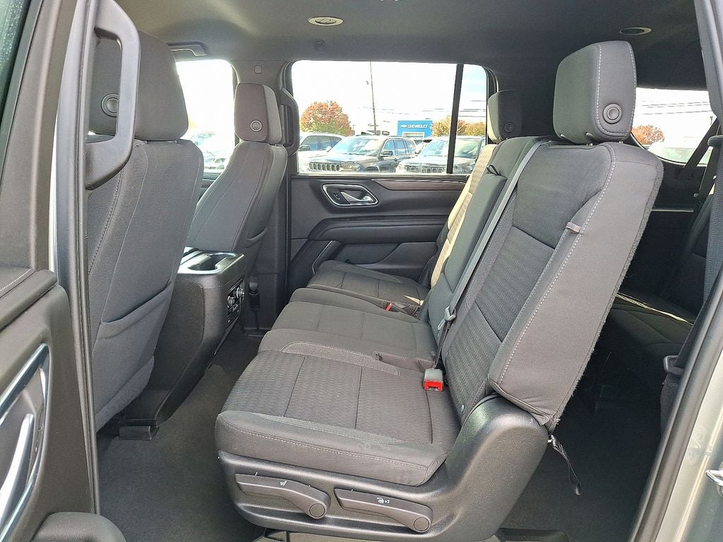 2023 Chevrolet Suburban LS