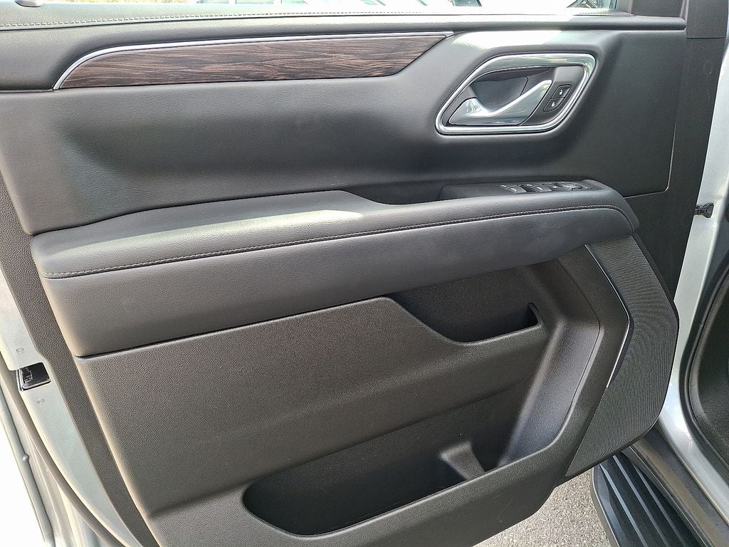 2023 Chevrolet Suburban LS