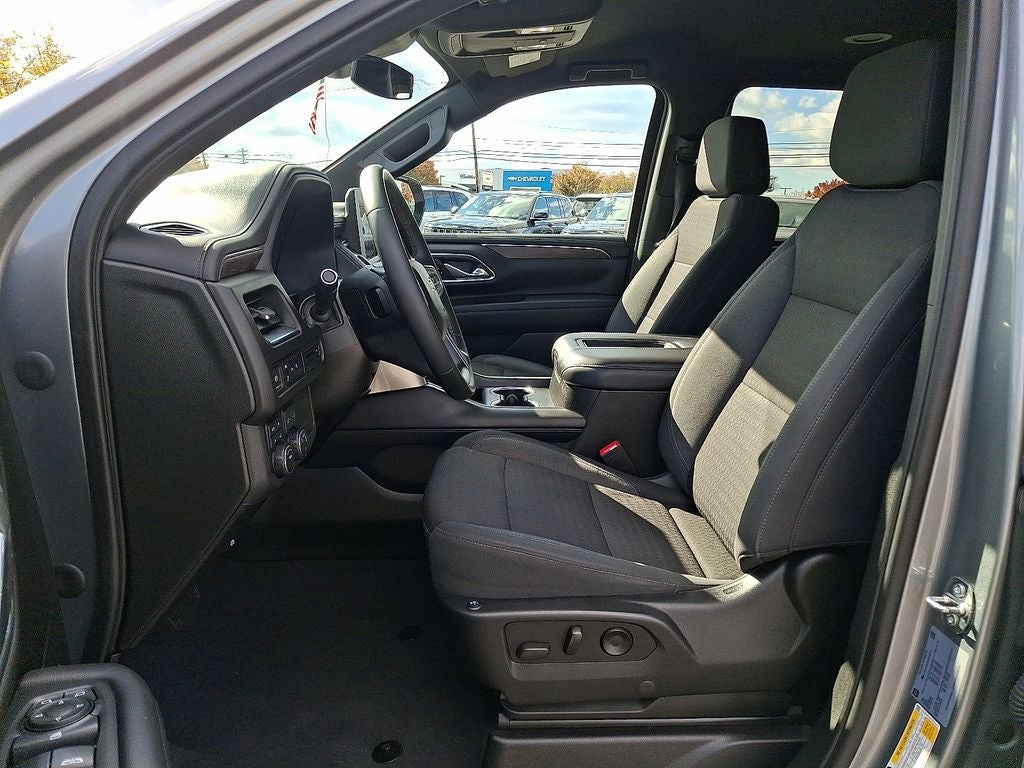 2023 Chevrolet Suburban LS