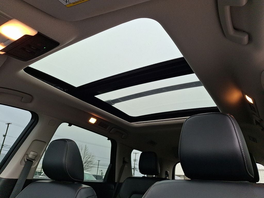 2023 Nissan Pathfinder SL