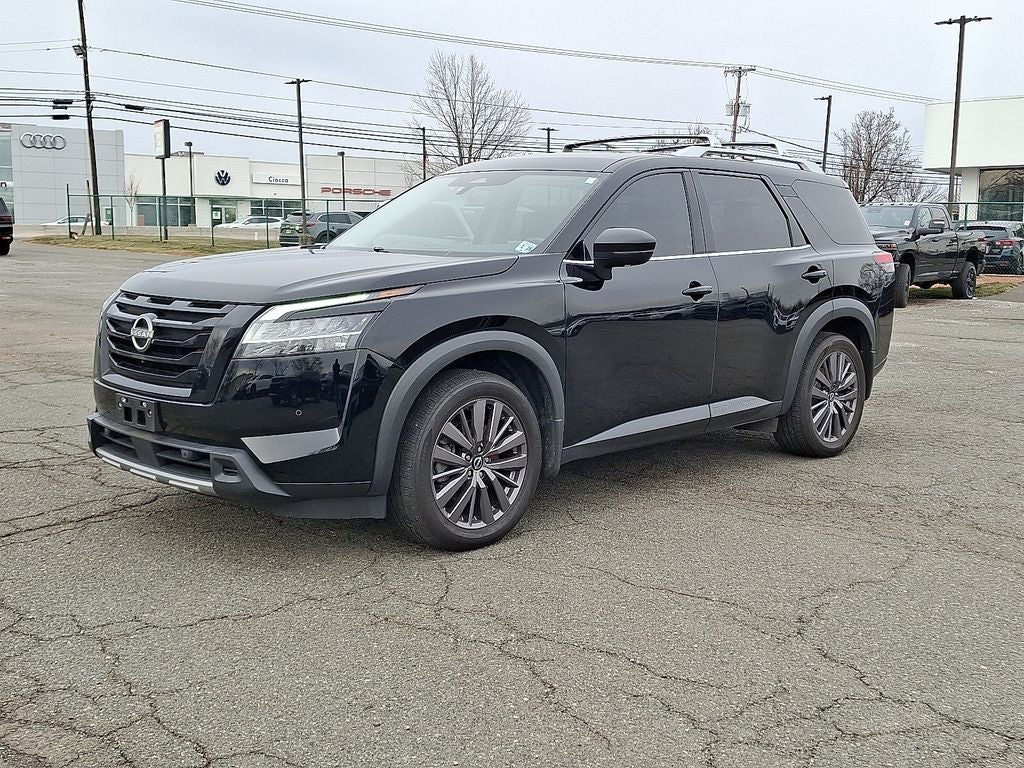 2023 Nissan Pathfinder SL