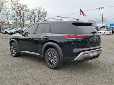 2023 Nissan Pathfinder SL