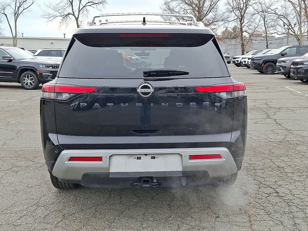 2023 Nissan Pathfinder SL