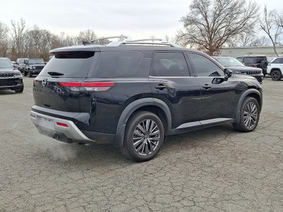 2023 Nissan Pathfinder SL