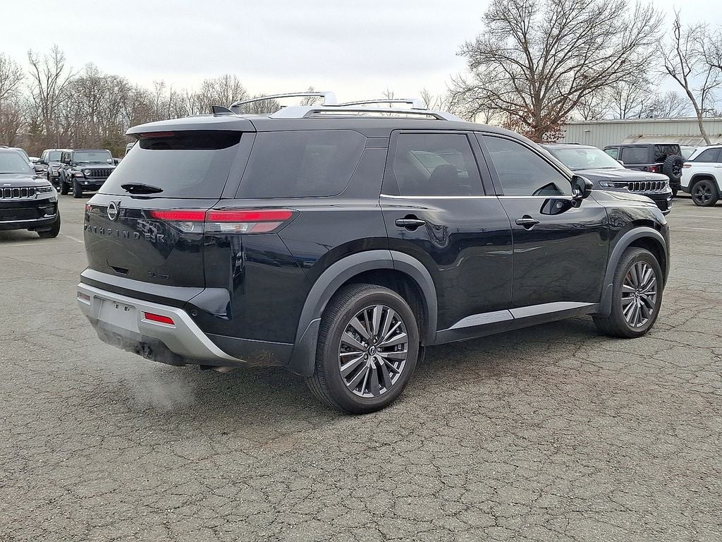 2023 Nissan Pathfinder SL