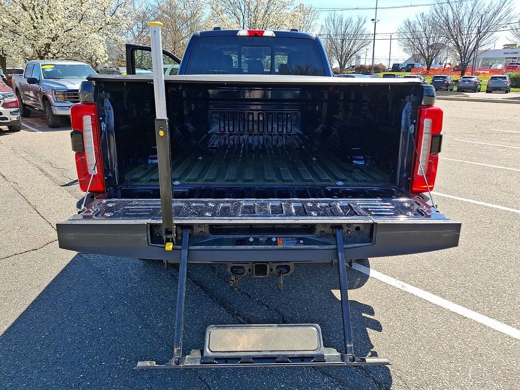 2023 Ford F-350SD Lariat