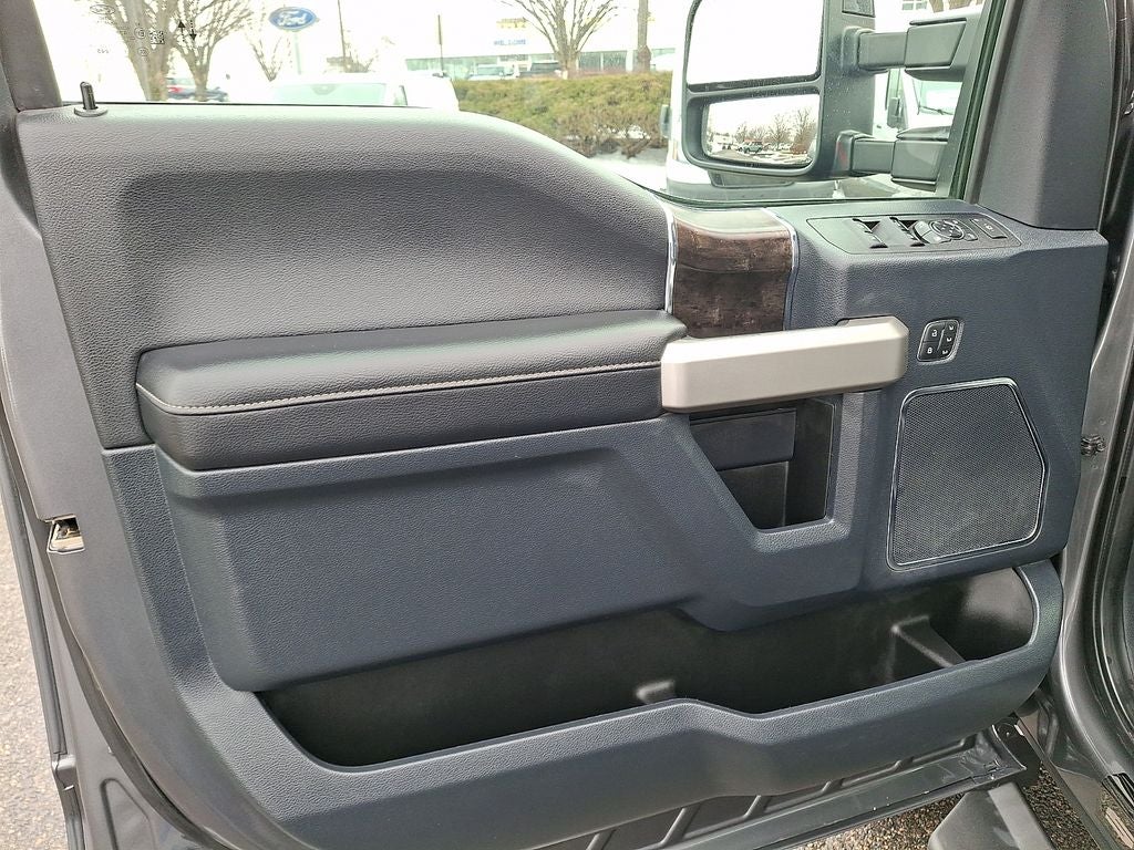 2022 Ford F-350SD Lariat