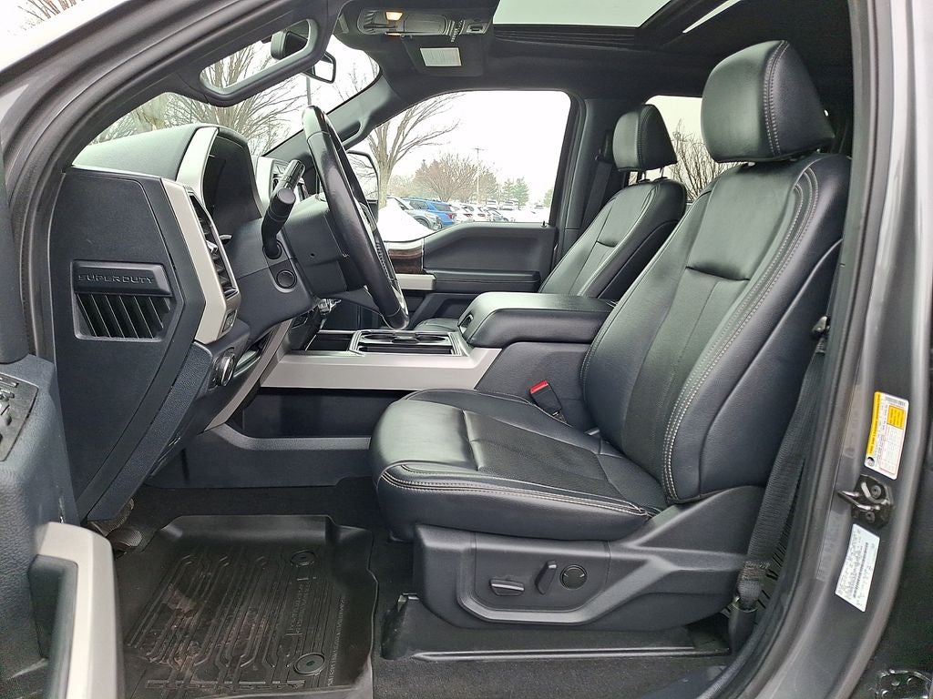 2022 Ford F-350SD Lariat