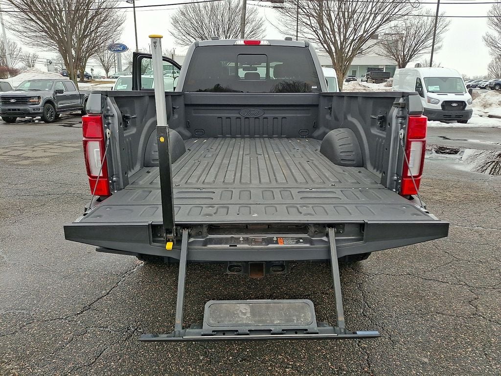 2022 Ford F-350SD Lariat