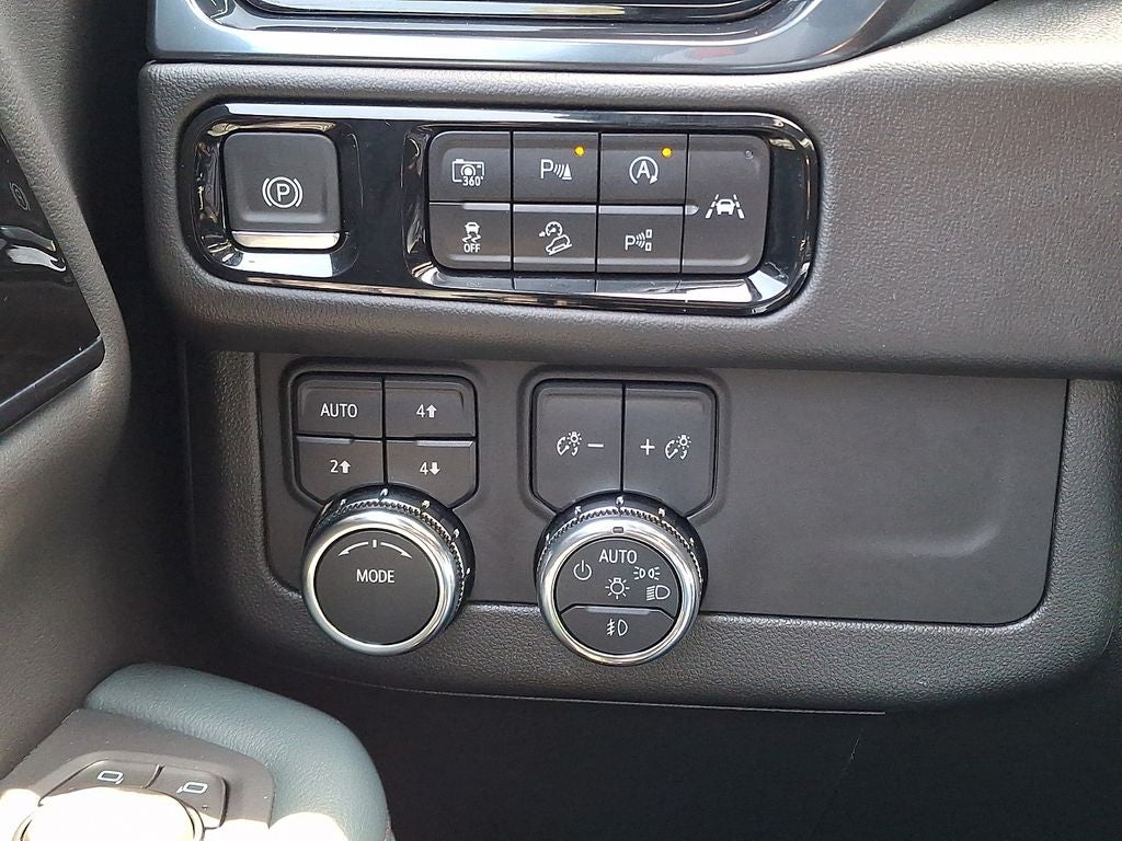 2025 GMC Yukon AT4