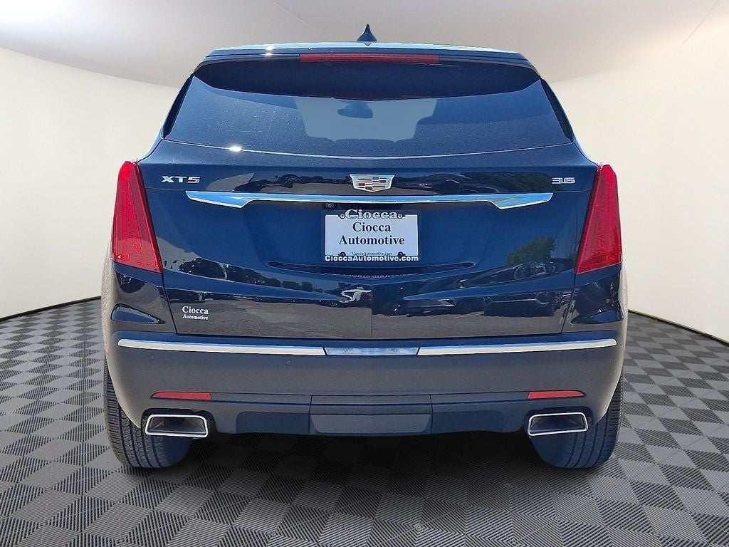 2017 Cadillac XT5 Base