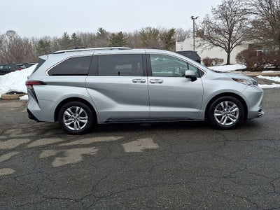 2021 Toyota Sienna Limited 7 Passenger