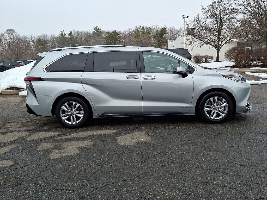 2021 Toyota Sienna Limited 7 Passenger