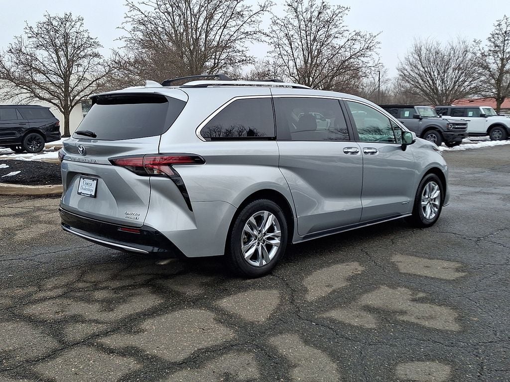 2021 Toyota Sienna Limited 7 Passenger