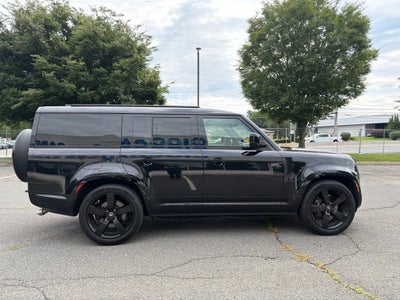 2025 Land Rover Defender 130 V8