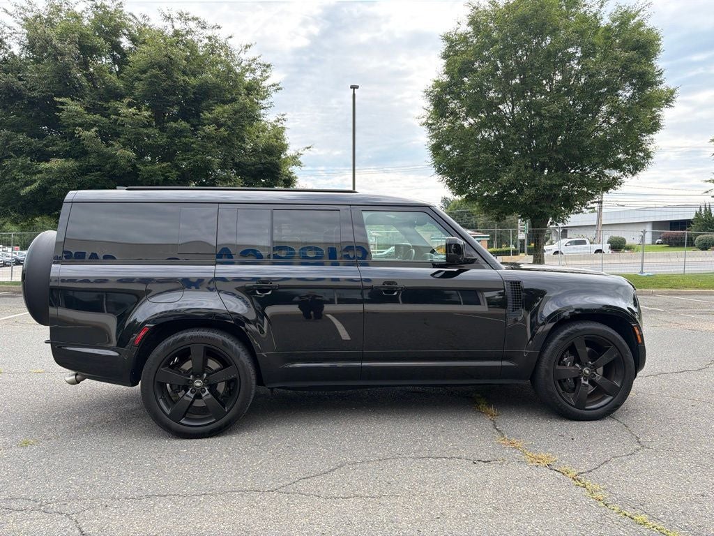 2025 Land Rover Defender 130 V8