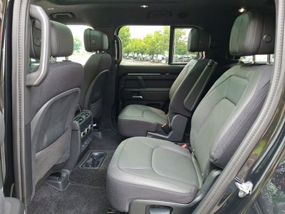 2025 Land Rover Defender 130 V8