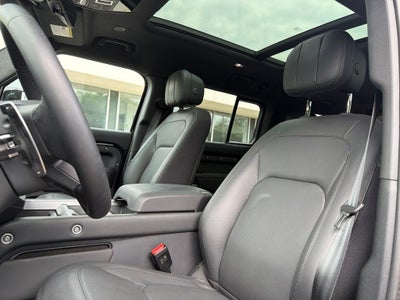 2025 Land Rover Defender 130 V8