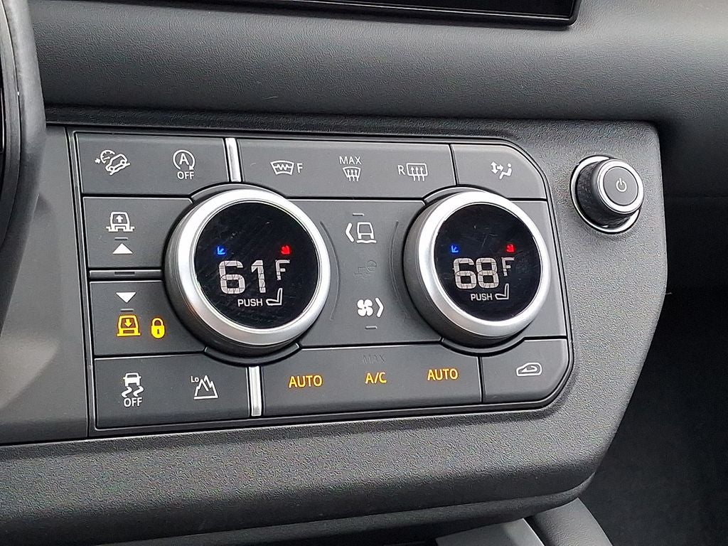 2025 Land Rover Defender 130 V8