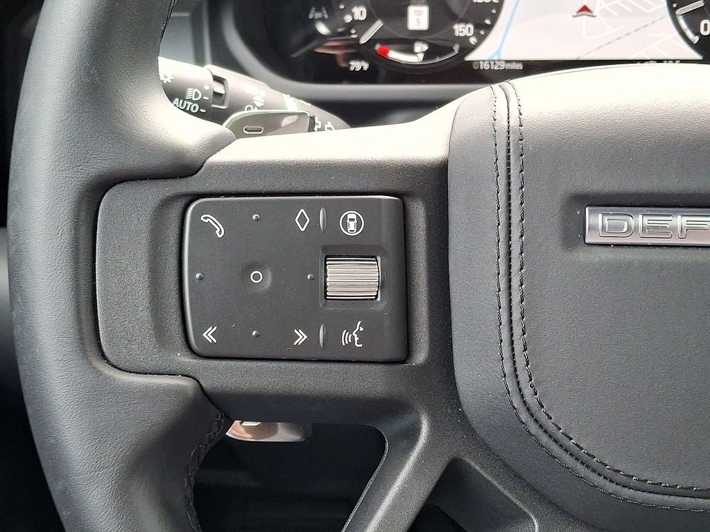 2025 Land Rover Defender 130 V8