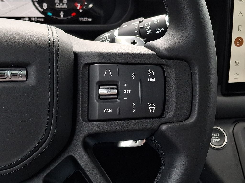 2025 Land Rover Defender 130 V8