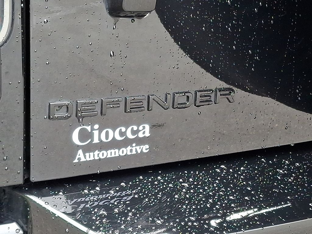2025 Land Rover Defender 130 V8