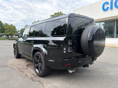 2025 Land Rover Defender 130 V8