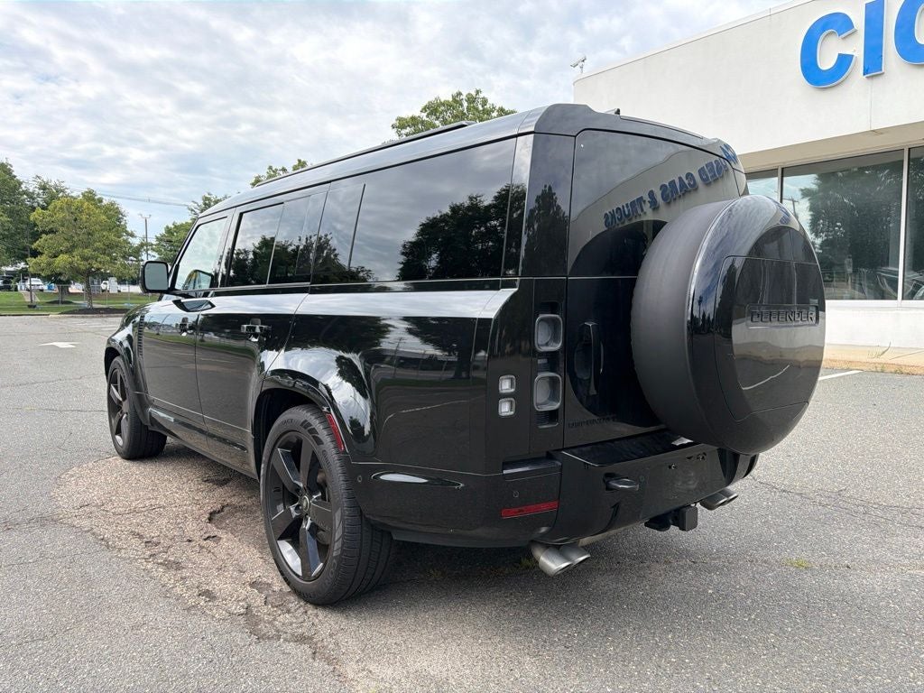 2025 Land Rover Defender 130 V8