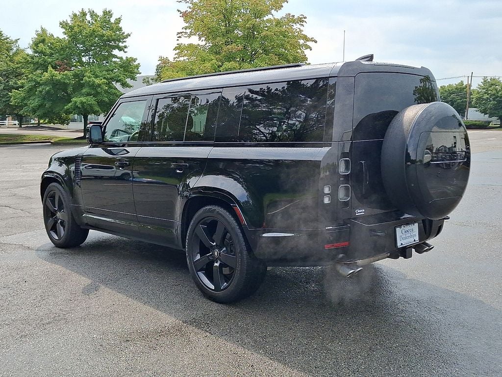 2025 Land Rover Defender 130 V8
