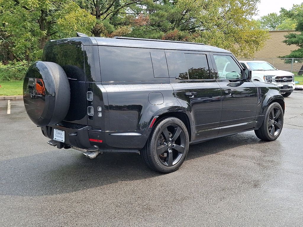 2025 Land Rover Defender 130 V8