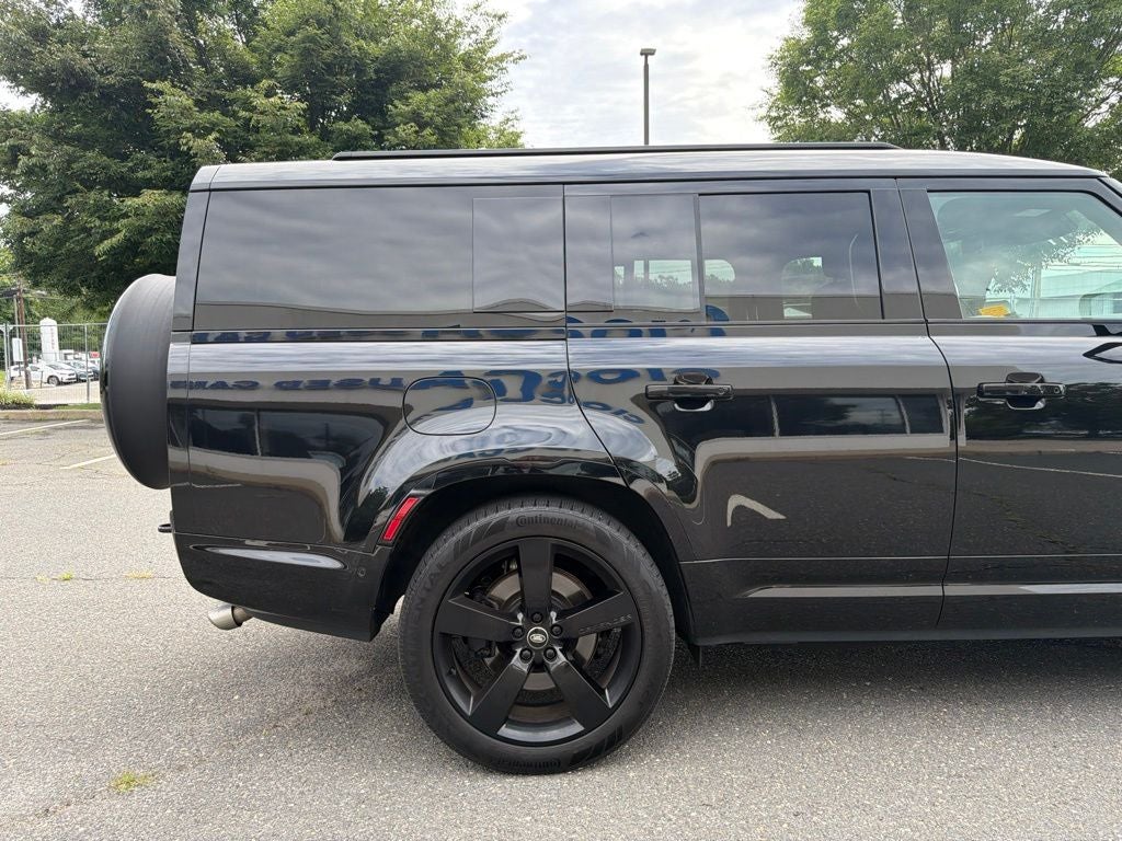 2025 Land Rover Defender 130 V8