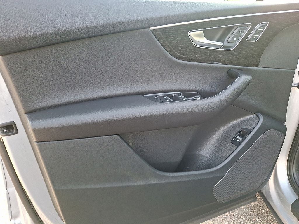 2022 Audi Q7 55 Premium quattro