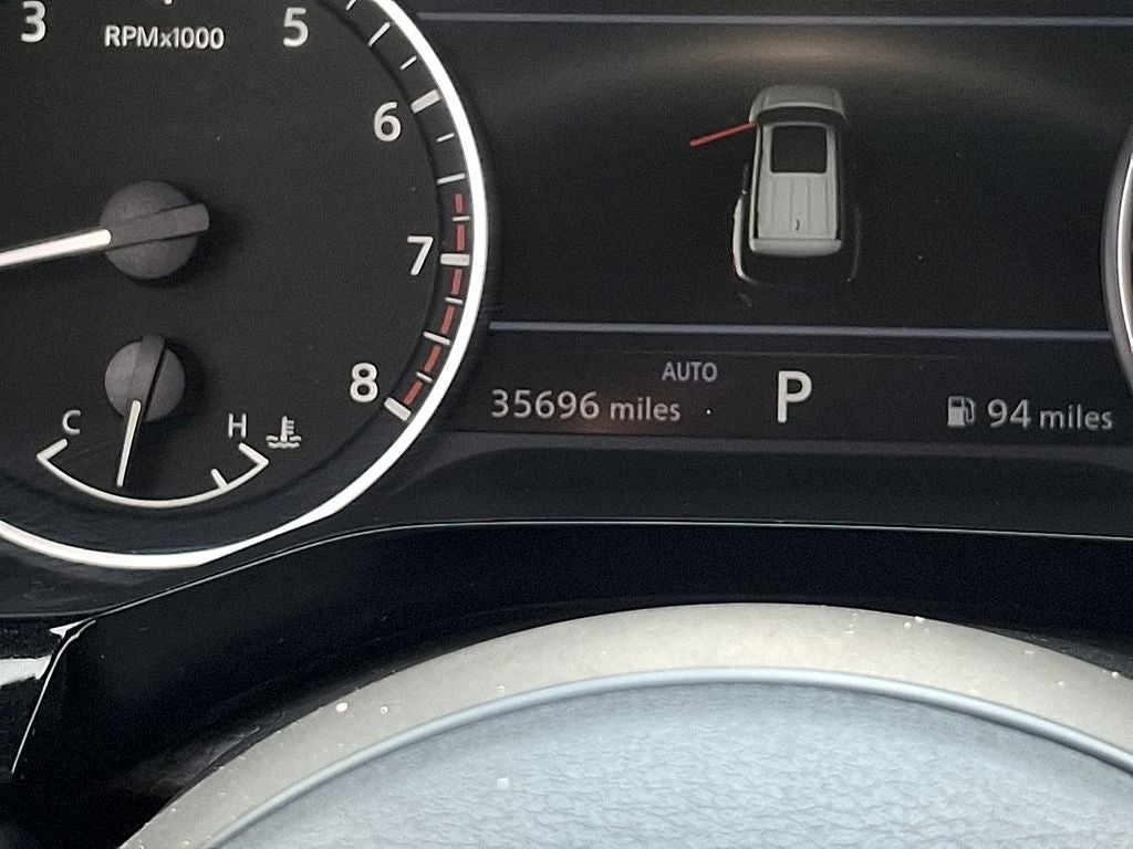 2024 Nissan Pathfinder SV