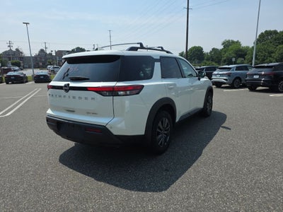 2024 Nissan Pathfinder SV