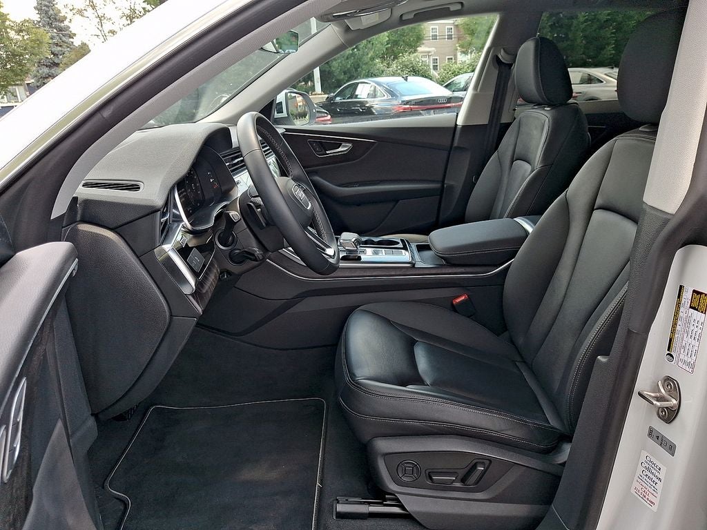 2022 Audi Q8 55 Premium quattro