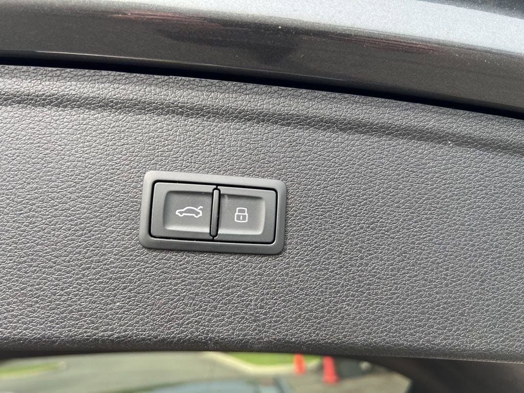 2023 Audi SQ5 Premium Plus quattro